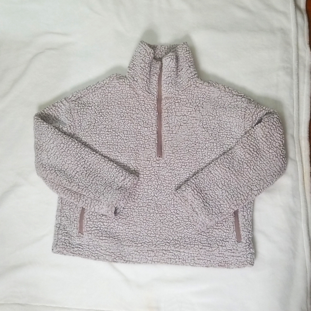 Worn twice. Sherpa three quarter zipper pullover.
